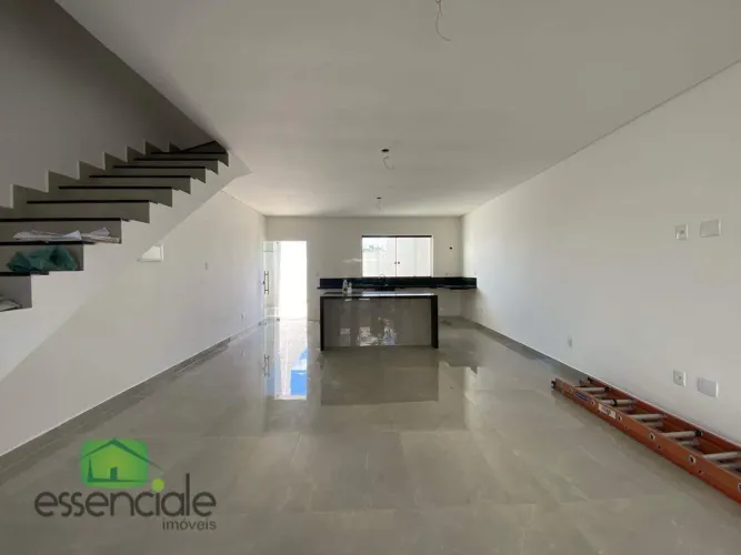 Casa com 140 m² e 3 quartos no bairro Alvorada à venda por R$ 790.000