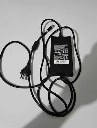 fonte dell original 130w - testada em stress (detalhe no cabo)