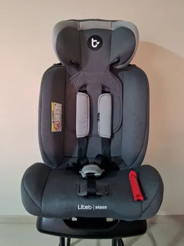 Cadeirinha de Bebê para Carro - R$ 300,00