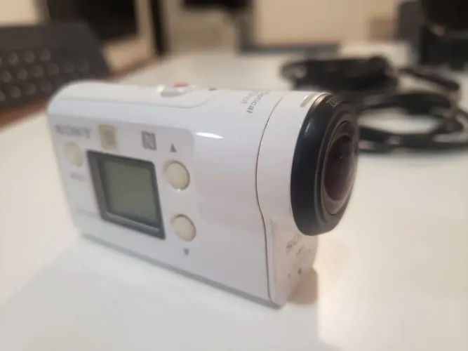 Câmera de Ação Sony FDR-X3000 4K - R$ 900,00