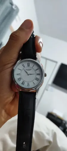 Relógio minimalista, pulseira de couro PRA SAIR LOGO!