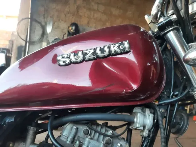 Suzuki Intruder 125 2008 - Motor excelente - Apenas tanque avariado