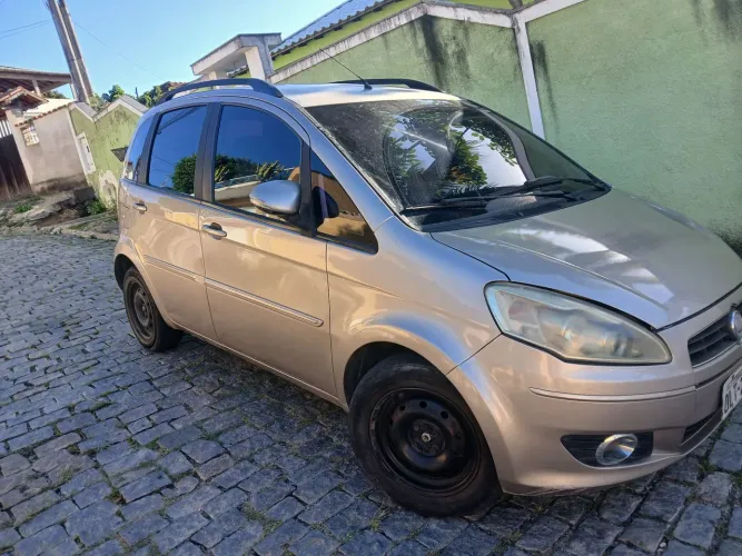 Fiat Idea Attractive 1.4 Fire Flex 8V 5P 2013