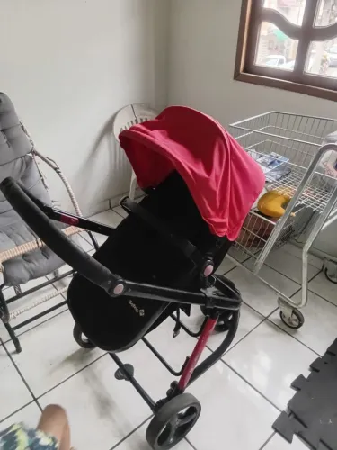 CARRINHO DE BEBÊ E ASSENTO VEICULAR PARA CRIANÇA