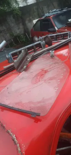Par de janelas basculantes Chevette tubarão.