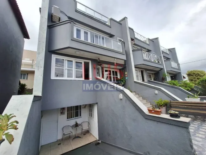 Casa com 3 dormitórios à venda, 205 m² por R$ 1.500.000,00 - Camboinhas - Niterói/RJ
