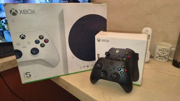 Xbox séries S com caixa