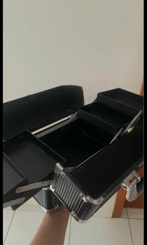 Vende-se maleta profissional de maquiagem 4 bandejas