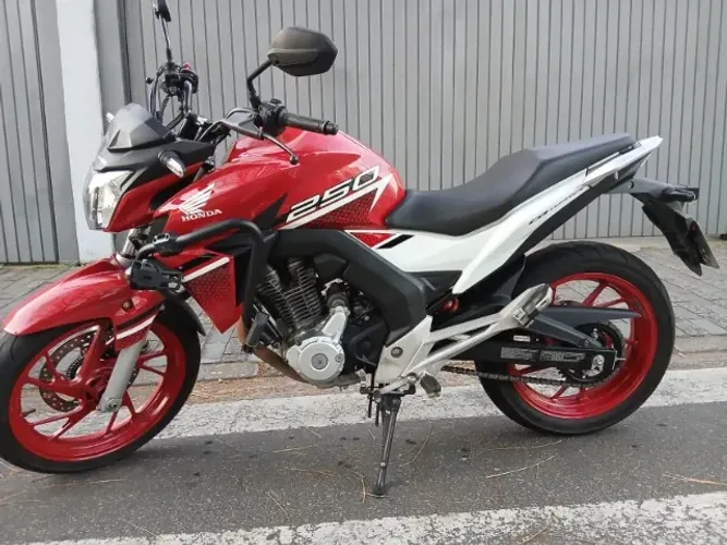 Twister 2022 Baixo km