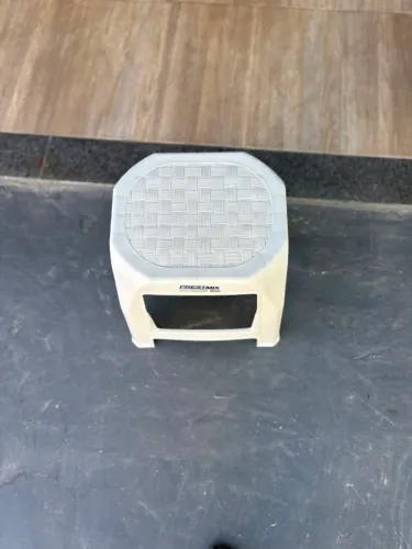 Banqueta _Suporta até 100kg.