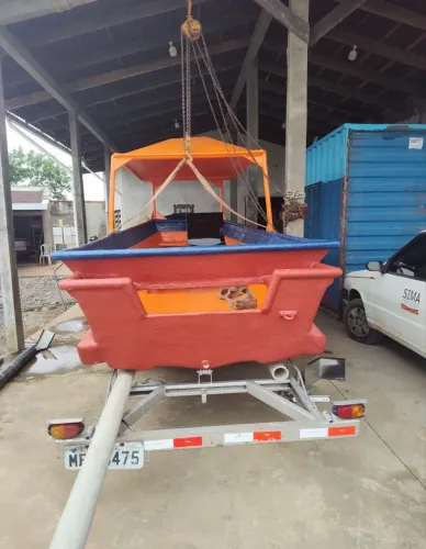VENDO BARCO DE FIBRA IDEAL PARA PESCA