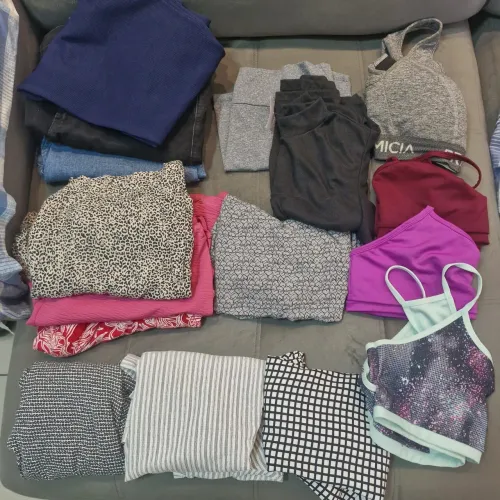 LOTE DE ROUPAS FEMININAS 16 PEÇAS