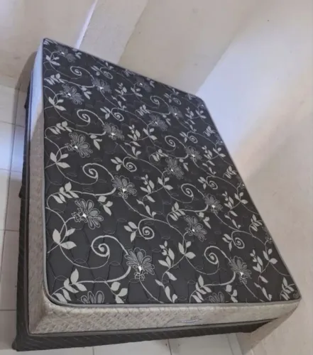 Cama box casal espuma tecido bordado