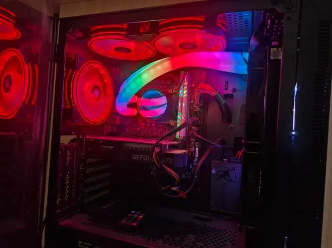 Pc com I9-1040F e com GTX 1650