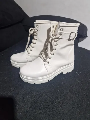 Coturno Bota Branca Tratorada Feminina Nº 35 - Seminova