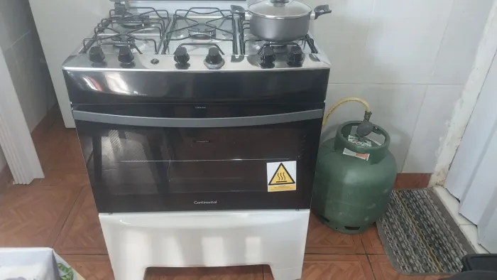 VENDO FOGÃO CONTINENTAL 5 BOCAS JUNTO COM O GAS 