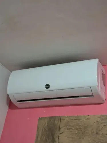 AR-CONDICIONADOS SPLIT 9000 BTUs - ÓTIMO ESTADO !