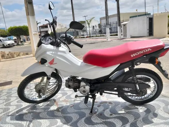 Vende-se pop 2021,muito conservada. Único dono.