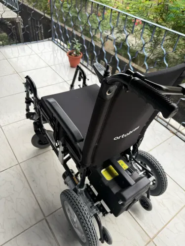 Cadeira de rodas motorizada