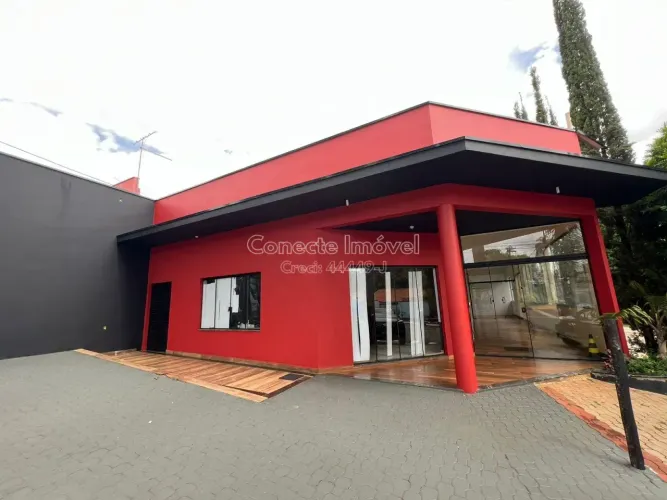 Prédio à venda no Residencial dos Imigrantes, em Holambra/SP, com esquina estratégica e gr