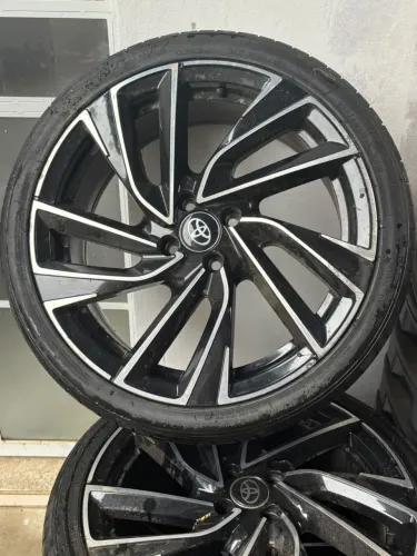 Rodas seminovas liga leve Toyota 4 furos
