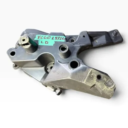 SUPORTE GUIA PARALAMA LD VOLVO XC60 2017/2022 USADO ORIGINAL