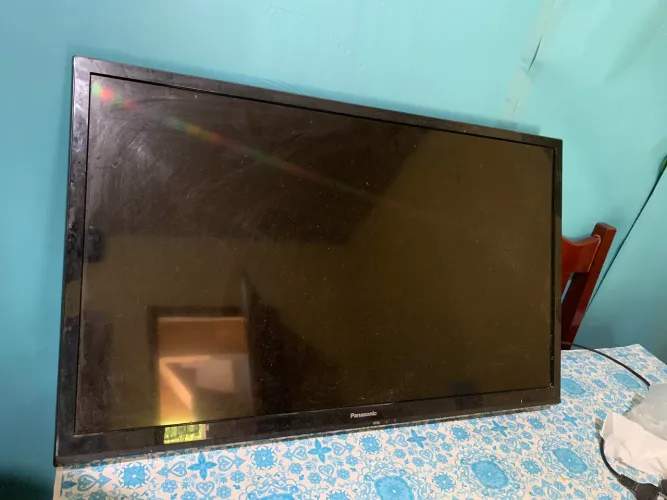 TV Panasonic 32 polegadas para retirada de peças/conserto
