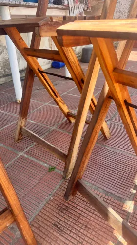 Mesa com duas cadeiras