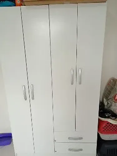Guarda roupa de solteiro