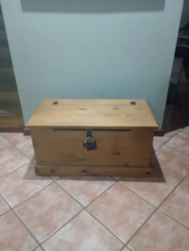Baú em madeira antigo