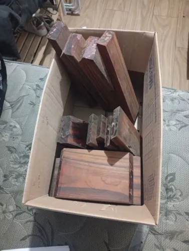 Lote de blocos de madeira nobre