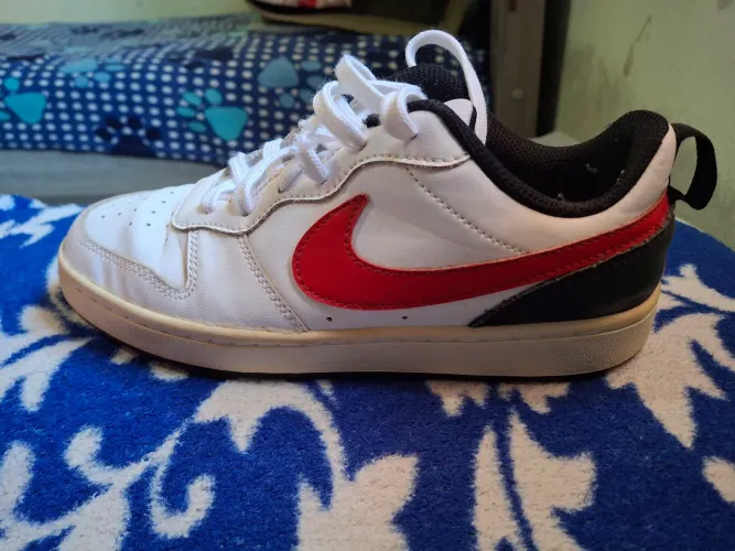 Nike Borough low 2 (tam36)