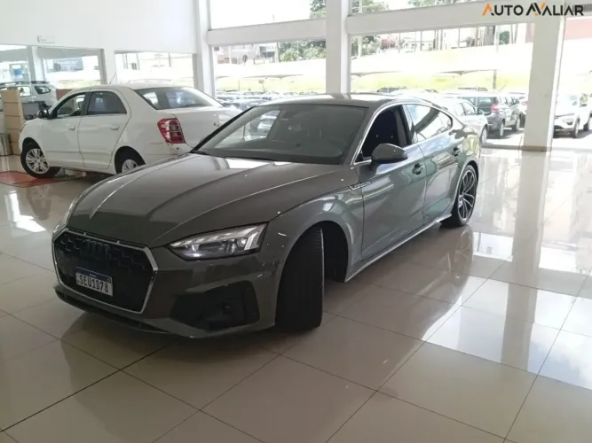 Audi A5 Sportback S-line 2.0 TFSI S-tronic 2023 com apenas 23.541km