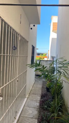 Casa em Jaguaribe -Paulista 2 quartos(1suíte),garagem,gradeada,cisterna,sala, cozinha área