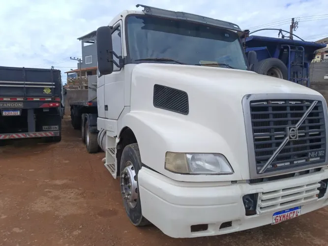 Vendo volvo NH 12 380 ano 2000/2001