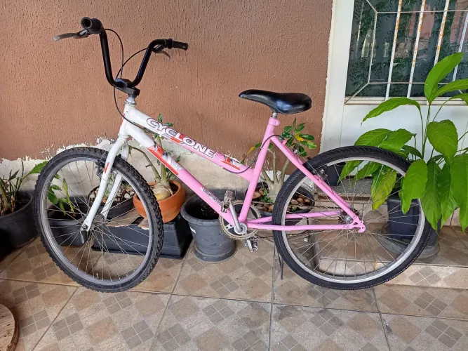 Vendo uma bicicleta aro 26 sem marcha 