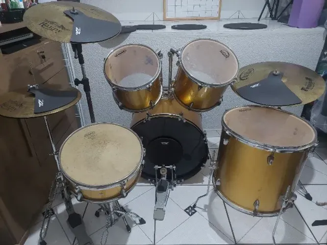 BATERIA COMPLETA À VENDA