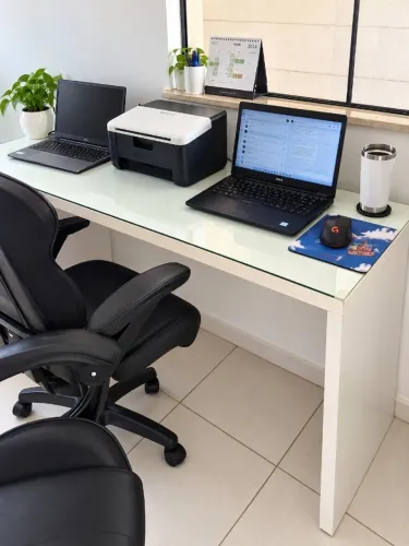 Mesa de Escritório / Computador