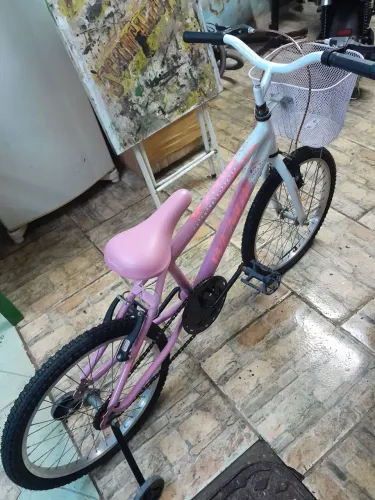 Bicicleta  infantil  aro 16 semi nova