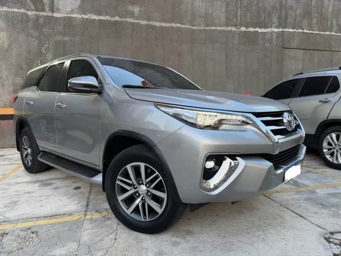 Toyota Hilux SW4 SRX 4X4 2.8 TDI 16V Dies. Aut. 2020