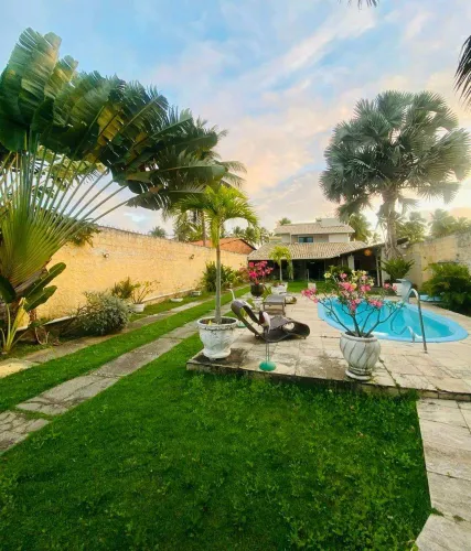 Casa com Piscina 3 Suítes em Lote de 715m²