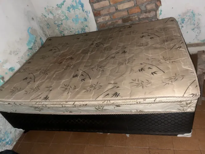 Cama Box usada
