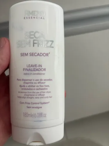 Amend seca sem frizz leave in