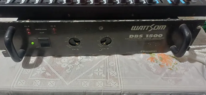 Vende se amplificador wattsom DBS 1500