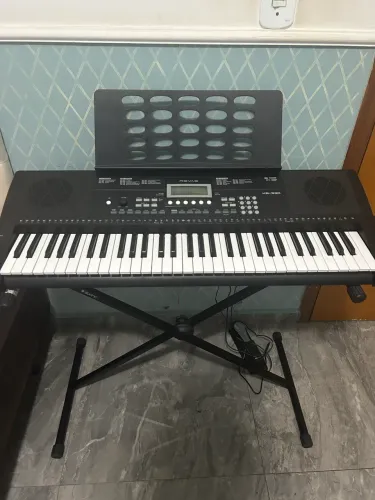 Teclado Musical Revas KB-330 Preto 61 Teclas com Resposta (Semi-Novo com 1 mês de uso)