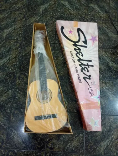 Violão Shelter, nunca foi usado, Na caixa
