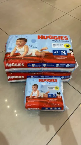 100 Fraldas Huggies Tripla proteção Mickey 