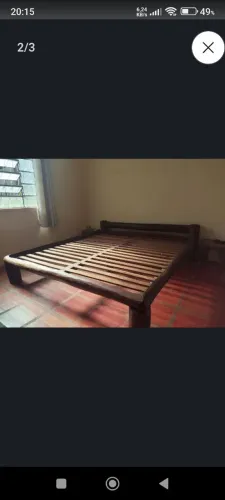 Cama de madeira maciça