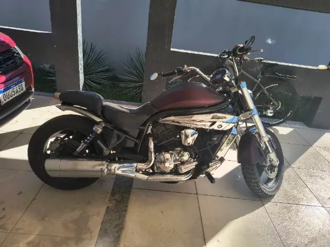MIRAGE 650 2012, PERSONALIDA: PLACA AMERICANA, VERMELHO DA HARLEY