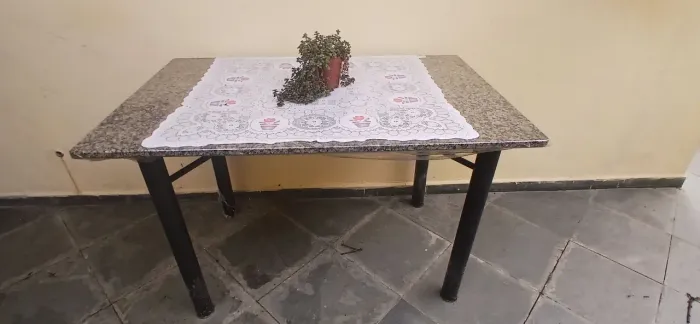 Mesa de pedra de granito pra 4 lugares